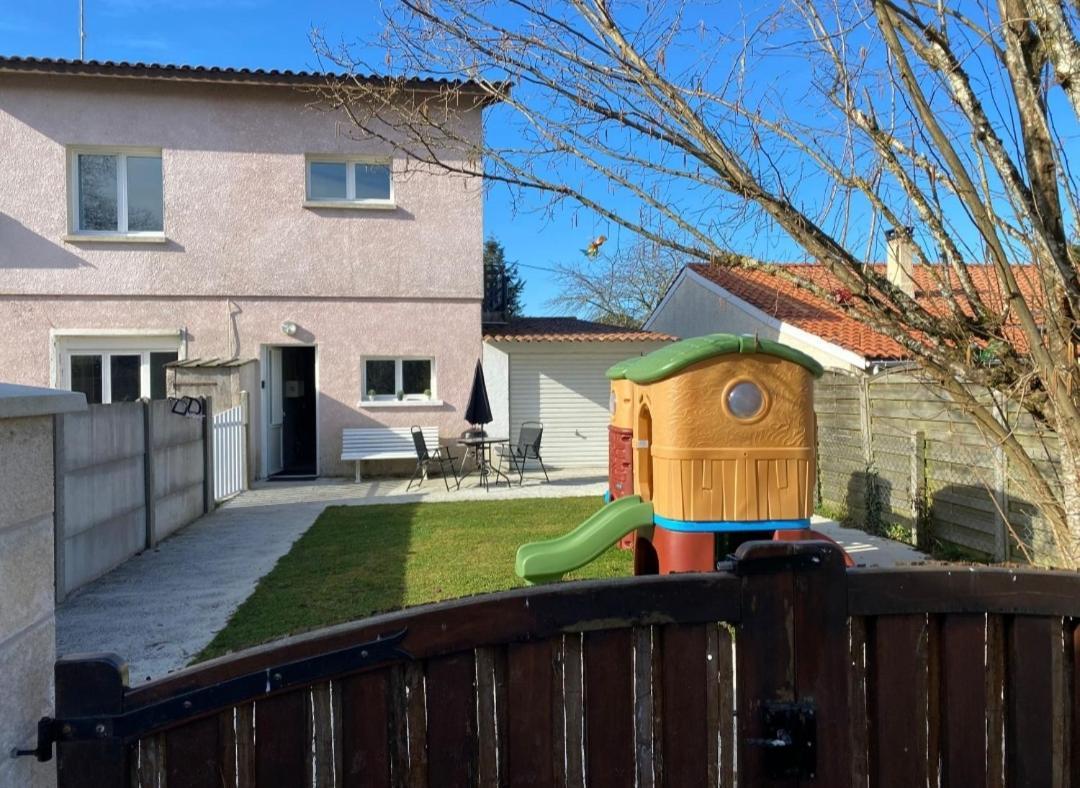 Les Gites De Vensac Exterior photo
